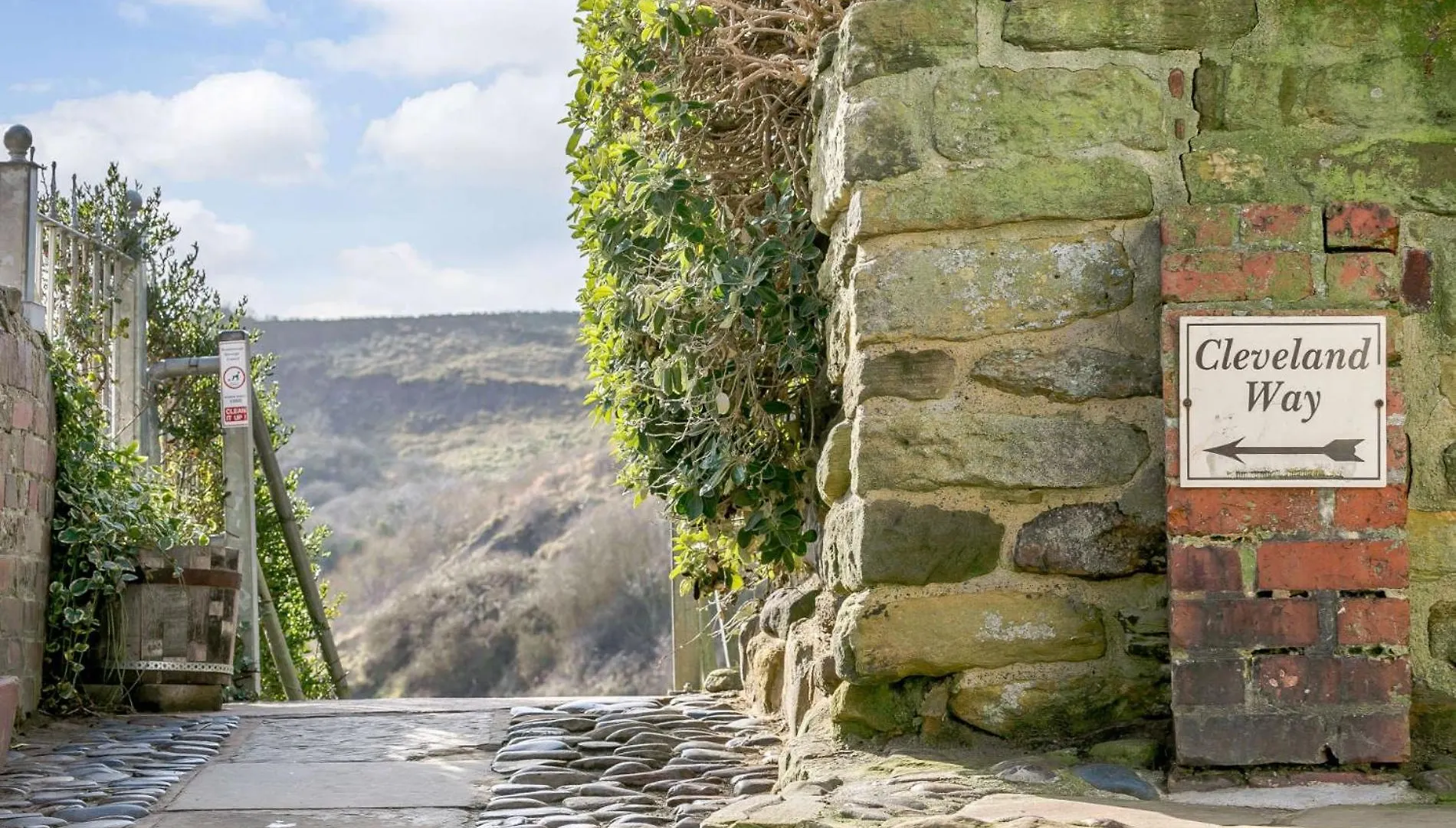 2 Bed In Robin Hoods Bay 87059 Villa Robin Hood's Bay Semesterbostad